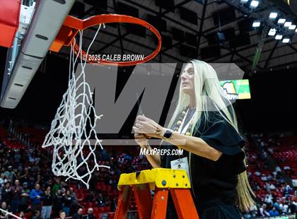 Thumbnail 3 in Lone Peak vs. Copper Hills (UHSAA 6A Final) photogallery.
