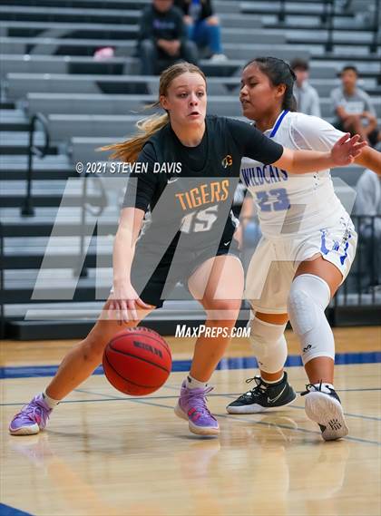 Thumbnail 1 in Gilbert @ Mesquite photogallery.