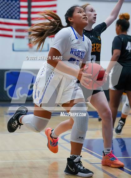 Thumbnail 1 in Gilbert @ Mesquite photogallery.