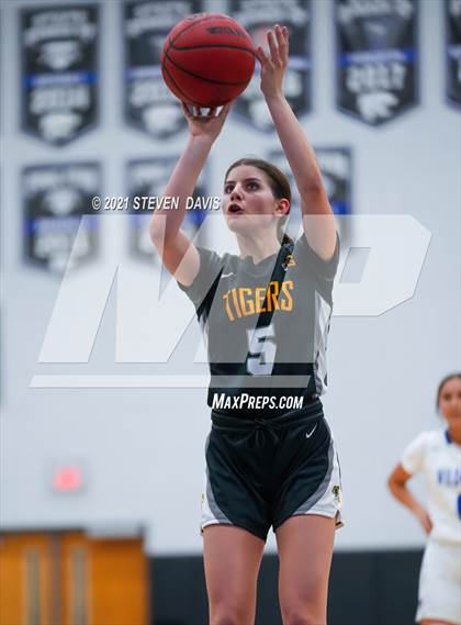 Thumbnail 3 in Gilbert @ Mesquite photogallery.