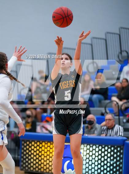 Thumbnail 3 in Gilbert @ Mesquite photogallery.