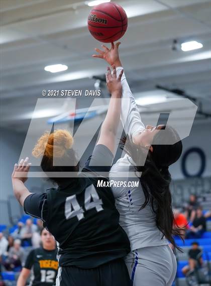 Thumbnail 1 in Gilbert @ Mesquite photogallery.