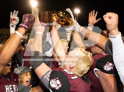 Thumbnail 2 in Canyon vs. Hereford (UIL 4A Regional Playoff) photogallery.
