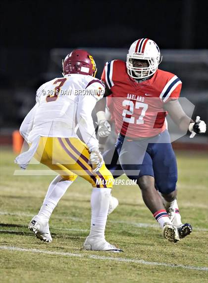 Thumbnail 2 in Science Hill @ Oakland (TSSAA Class 6A Division 1 2nd Round) photogallery.
