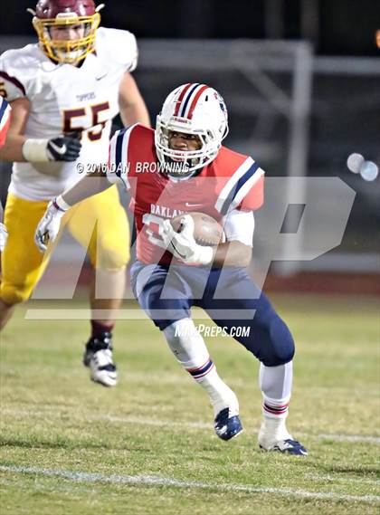 Thumbnail 2 in Science Hill @ Oakland (TSSAA Class 6A Division 1 2nd Round) photogallery.