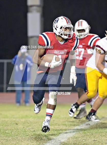 Thumbnail 3 in Science Hill @ Oakland (TSSAA Class 6A Division 1 2nd Round) photogallery.