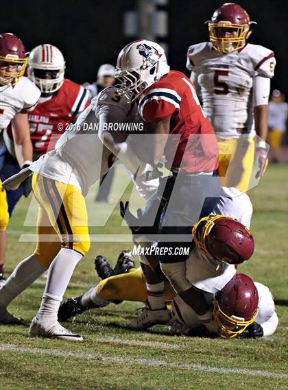 Thumbnail 2 in Science Hill @ Oakland (TSSAA Class 6A Division 1 2nd Round) photogallery.