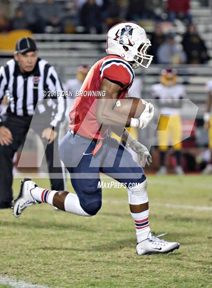 Thumbnail 1 in Science Hill @ Oakland (TSSAA Class 6A Division 1 2nd Round) photogallery.