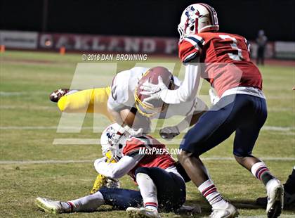 Thumbnail 2 in Science Hill @ Oakland (TSSAA Class 6A Division 1 2nd Round) photogallery.