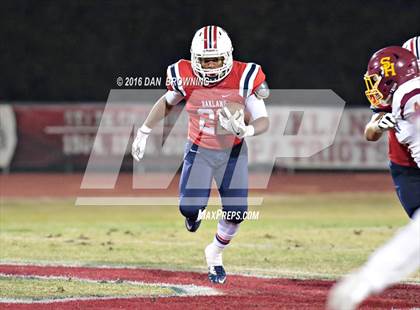 Thumbnail 3 in Science Hill @ Oakland (TSSAA Class 6A Division 1 2nd Round) photogallery.