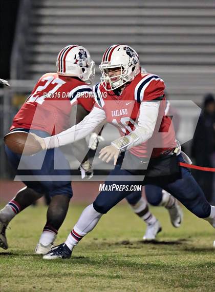 Thumbnail 2 in Science Hill @ Oakland (TSSAA Class 6A Division 1 2nd Round) photogallery.