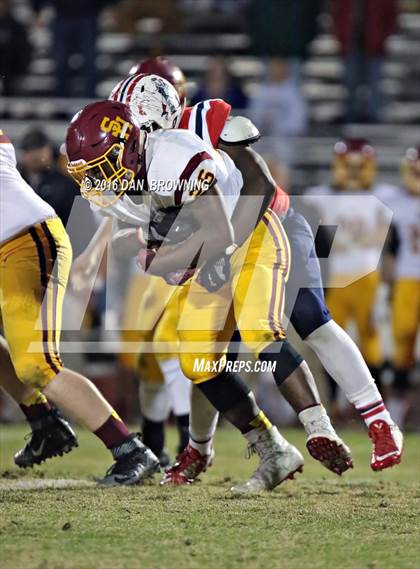 Thumbnail 2 in Science Hill @ Oakland (TSSAA Class 6A Division 1 2nd Round) photogallery.
