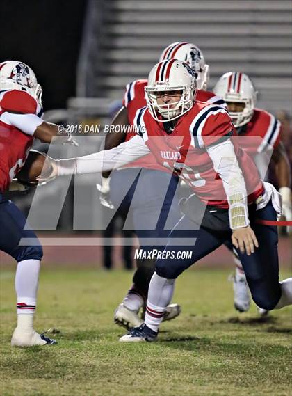 Thumbnail 3 in Science Hill @ Oakland (TSSAA Class 6A Division 1 2nd Round) photogallery.