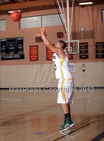 Thumbnail 3 in Sierra Pacific vs. Fairmont Prep (MaxPreps Holiday Classic) photogallery.