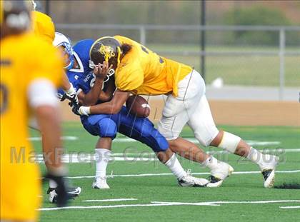 Thumbnail 2 in El Camino vs Central (CIF SDS Kickoff Classic) photogallery.