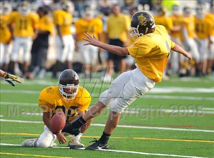 Thumbnail 2 in El Camino vs Central (CIF SDS Kickoff Classic) photogallery.