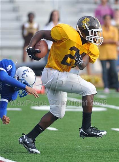 Thumbnail 2 in El Camino vs Central (CIF SDS Kickoff Classic) photogallery.