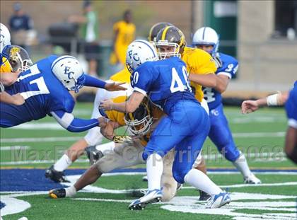 Thumbnail 2 in El Camino vs Central (CIF SDS Kickoff Classic) photogallery.