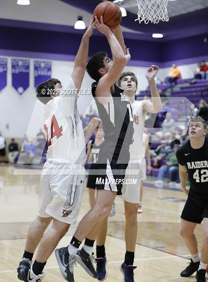 Thumbnail 3 in River Valley vs Fairfield Union (OHSAA D2 Sectional Playoff) photogallery.