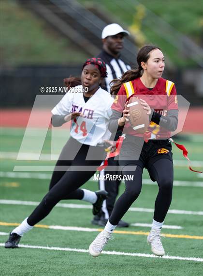 Thumbnail 2 in Rainier Beach vs Lakeside (Southwest Athletic Complex) photogallery.
