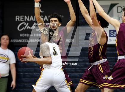 Thumbnail 3 in Bishop O'Dowd vs. Las Lomas (CIF NCS D2 Final) photogallery.