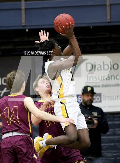 Thumbnail 2 in Bishop O'Dowd vs. Las Lomas (CIF NCS D2 Final) photogallery.