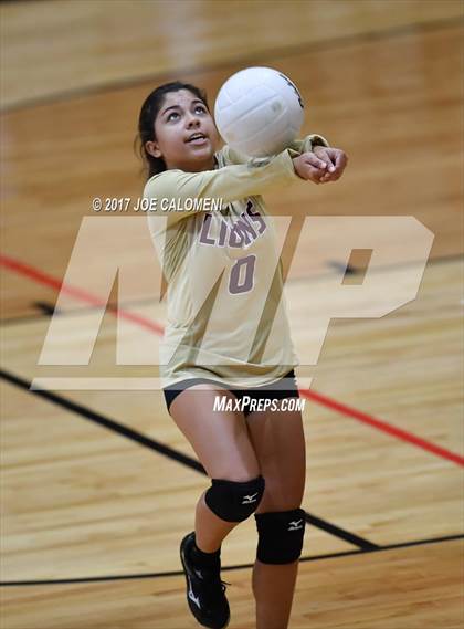 Thumbnail 3 in San Antonio Christian vs Lee [Robert E.] (Wagner Invitational) photogallery.