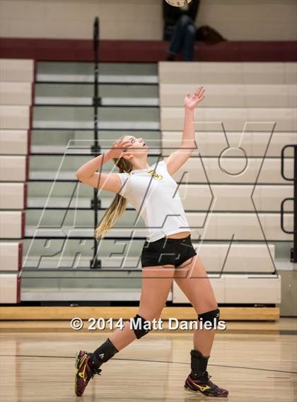 Thumbnail 3 in Littleton vs. Falcon (CHSAA 4A Region 2 Playoff) photogallery.