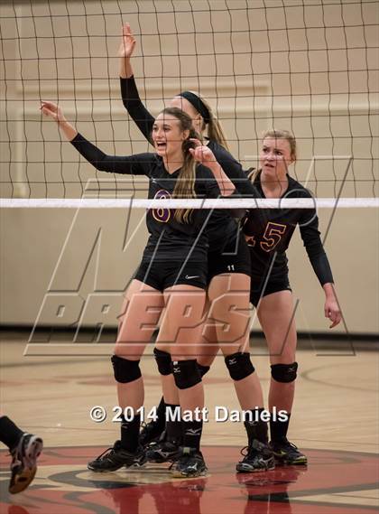 Thumbnail 3 in Littleton vs. Falcon (CHSAA 4A Region 2 Playoff) photogallery.