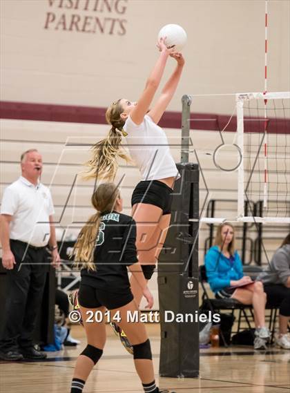Thumbnail 3 in Littleton vs. Falcon (CHSAA 4A Region 2 Playoff) photogallery.