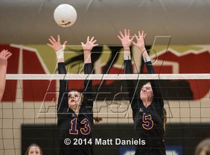 Thumbnail 1 in Littleton vs. Falcon (CHSAA 4A Region 2 Playoff) photogallery.