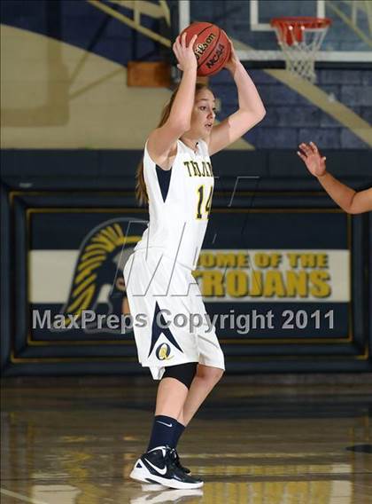 Thumbnail 1 in Del Campo vs. Oak Ridge (Trojan Toss-Up) photogallery.