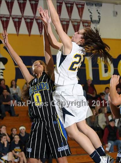 Thumbnail 3 in Del Campo vs. Oak Ridge (Trojan Toss-Up) photogallery.