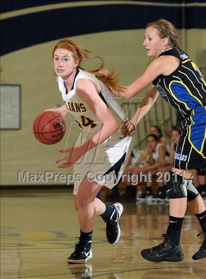 Thumbnail 2 in Del Campo vs. Oak Ridge (Trojan Toss-Up) photogallery.