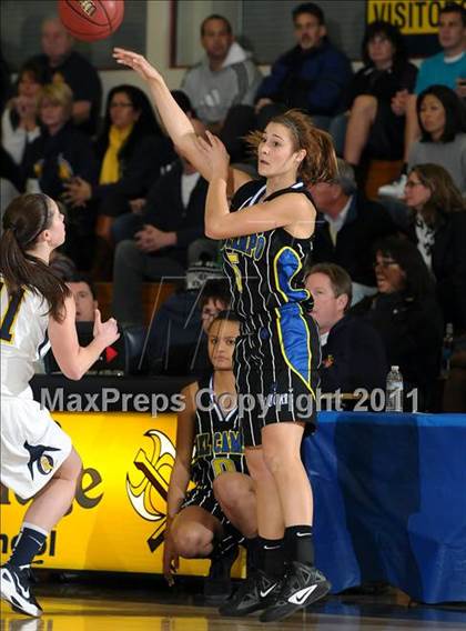 Thumbnail 3 in Del Campo vs. Oak Ridge (Trojan Toss-Up) photogallery.