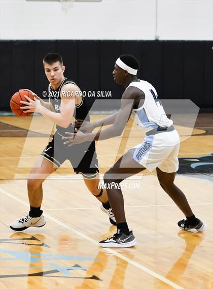 Thumbnail 1 in Paetow vs Jordan photogallery.