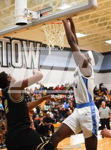 Thumbnail 1 in Paetow vs Jordan photogallery.