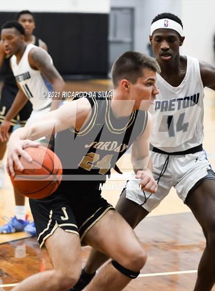 Thumbnail 2 in Paetow vs Jordan photogallery.