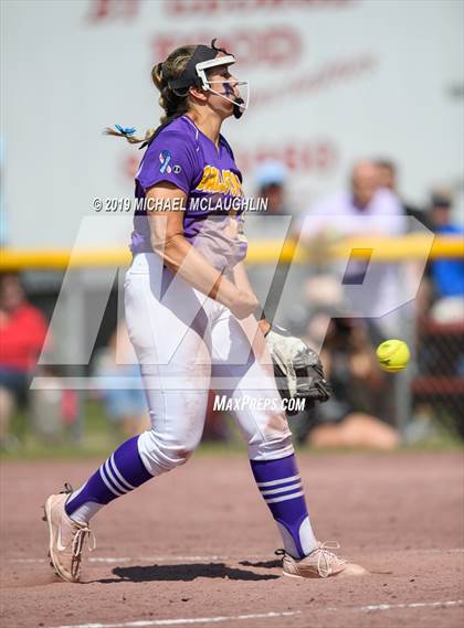 Thumbnail 1 in Ballston Spa vs. Sayville (NYSPHSAA Class A Semifinal) photogallery.