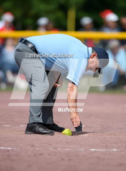 Thumbnail 3 in Ballston Spa vs. Sayville (NYSPHSAA Class A Semifinal) photogallery.