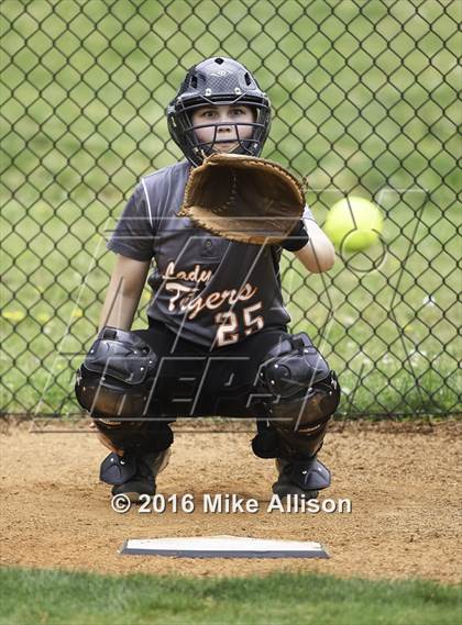 Thumbnail 1 in Meigs County vs Sale Creek photogallery.