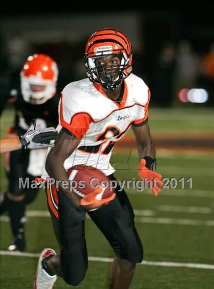 Thumbnail 3 in Edwardsville vs. Bogan photogallery.