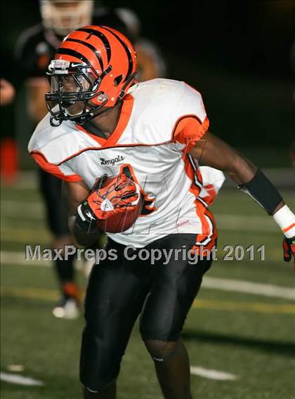 Thumbnail 2 in Edwardsville vs. Bogan photogallery.