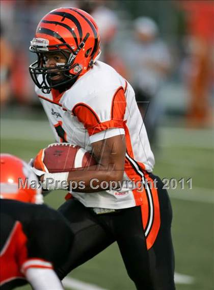 Thumbnail 3 in Edwardsville vs. Bogan photogallery.