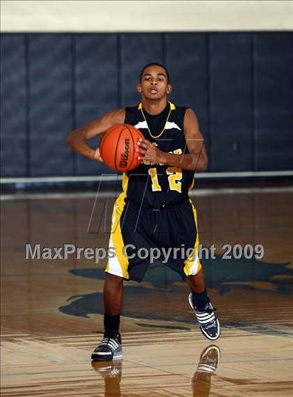 Thumbnail 1 in Conroe vs. Pasadena (McDonalds Texas Invitational) photogallery.