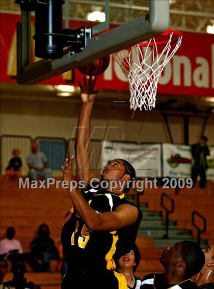 Thumbnail 3 in Conroe vs. Pasadena (McDonalds Texas Invitational) photogallery.