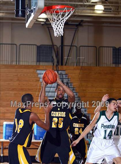 Thumbnail 1 in Conroe vs. Pasadena (McDonalds Texas Invitational) photogallery.