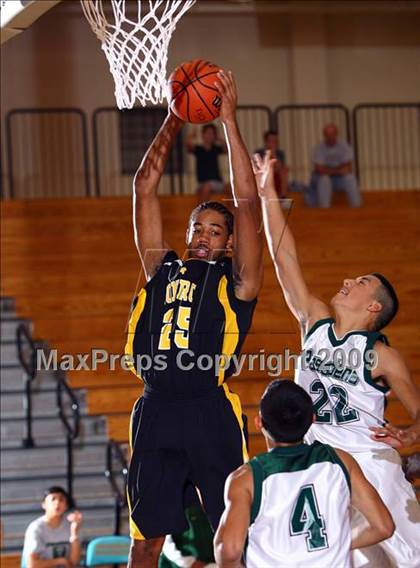 Thumbnail 2 in Conroe vs. Pasadena (McDonalds Texas Invitational) photogallery.