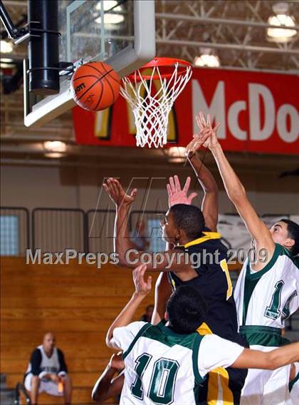 Thumbnail 1 in Conroe vs. Pasadena (McDonalds Texas Invitational) photogallery.