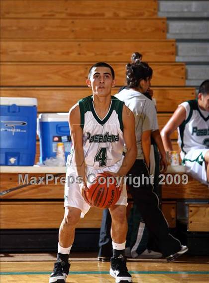Thumbnail 2 in Conroe vs. Pasadena (McDonalds Texas Invitational) photogallery.